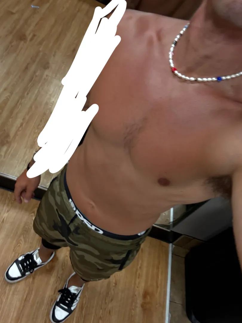 30 fit m for some Super Bowl Sunday fun [m4mf] posted by OkBerry1786