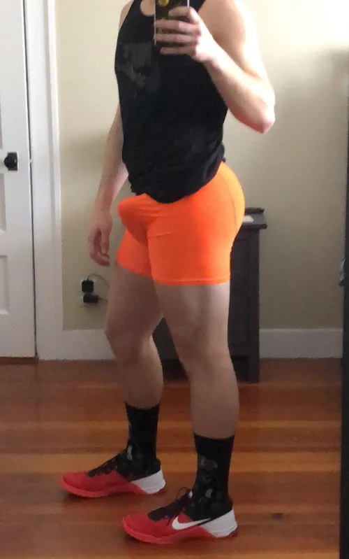 30 M. Bottom boy here anyone wanting to chat? DMs open to all ages and boys types! by liminal_jock