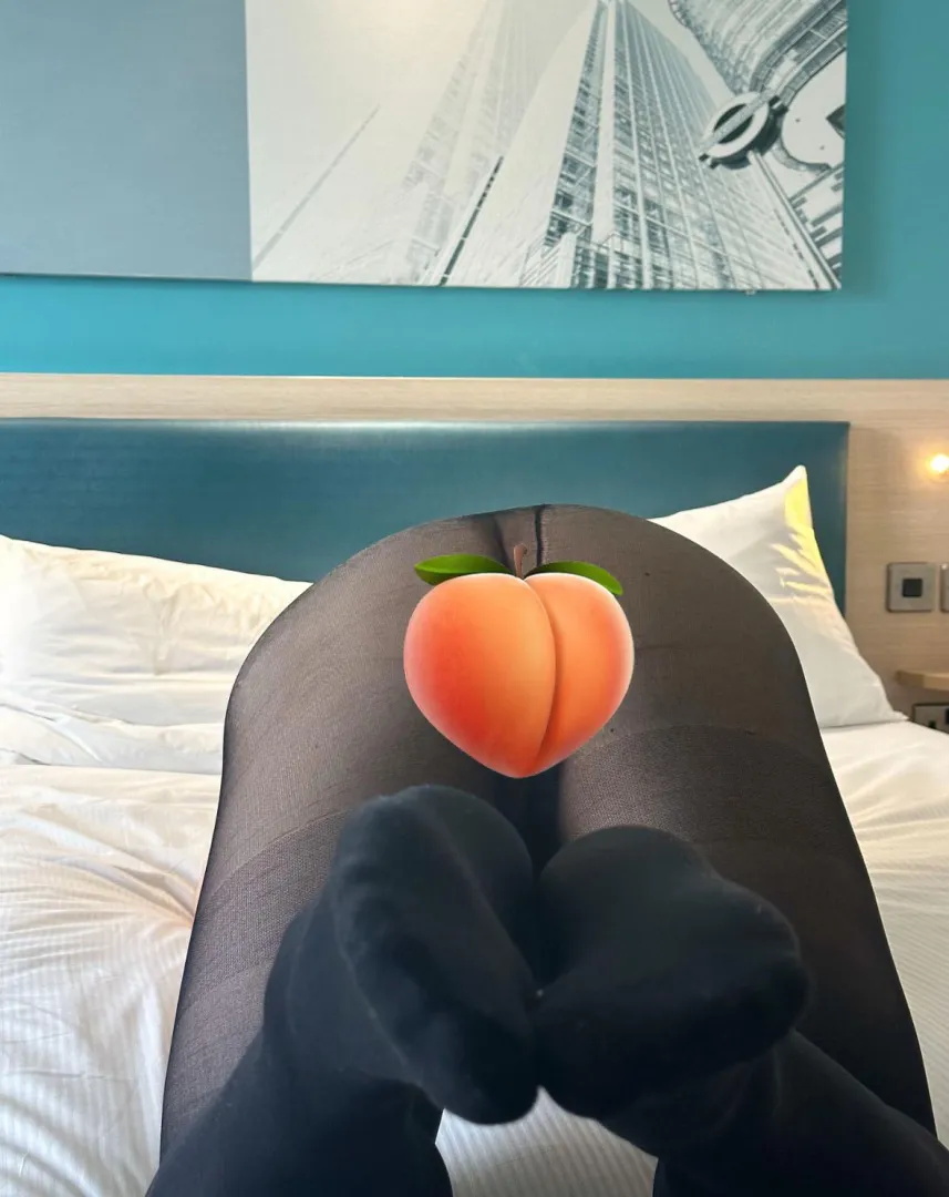 30 M4A (non convincing CD). Staying in a hotel in Newbury Park on 23rd March if anyone wants to worship my feet in tights posted by sophiexcd