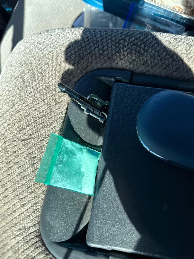 30 M4F skiing solo on the way to work let’s chat ladies posted by Street-Shape-5386