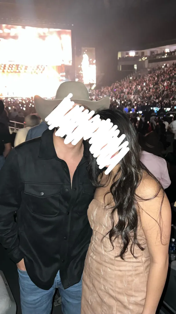 30 [M4M] Looking for a hung male to receive head from my bf during his lunch this week. He works from home in Mesquite. Pics will be asked for! posted by em1824