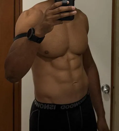 30 [M4MF] #West Palm Beach - (2/25-3/2) 6’6” 240lbs athletic male. Experienced in the LS. Looking for couples. Video in profile. by BostonCeltics30