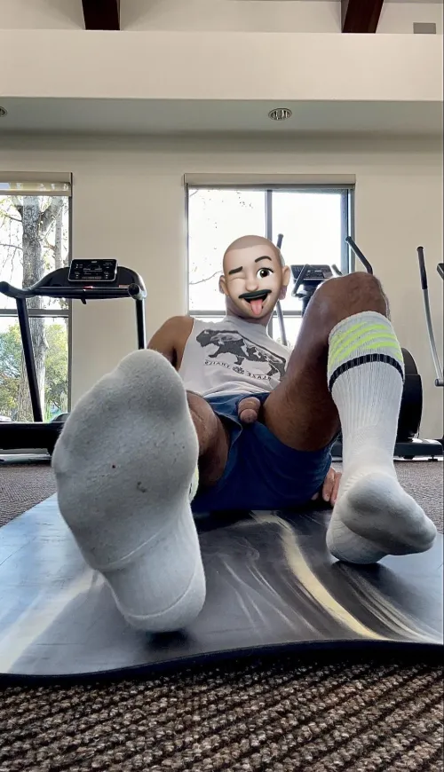 [30] Sniffing options, DMs open for serious inquiries. by jluis2024