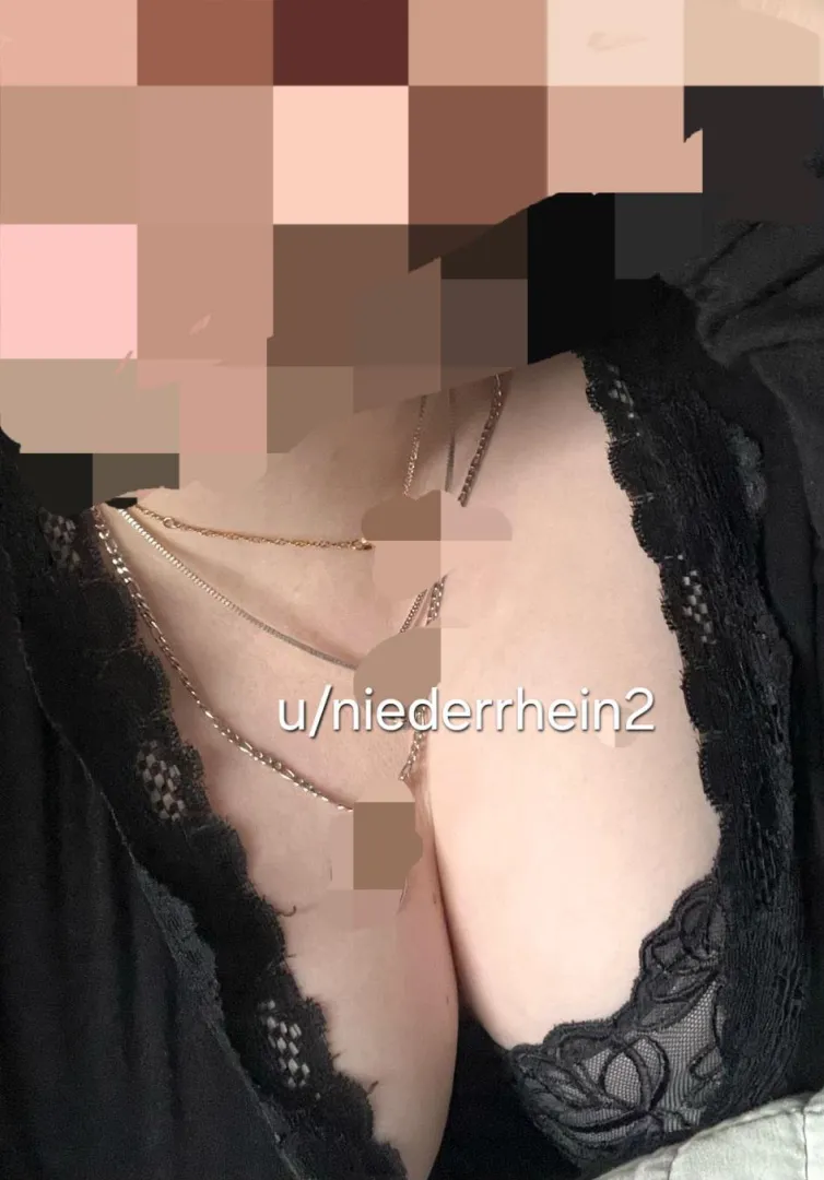 [30][F4F/MF][Mönchengladbach] Hallo zusammen, mein Name ist ist Laura und ich bin 30 Jahre alt. Ich bin auf der Suche nach andern interessanten Frauen oder auch paaren. Wenn euch zusagt was ihr unten lesst meldet euch. posted by niederrhein2