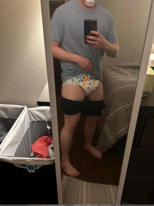 (30m) wfh in my diaper, and my work totally thinks I’m a big strong tough boy by soakedandcrinkly
