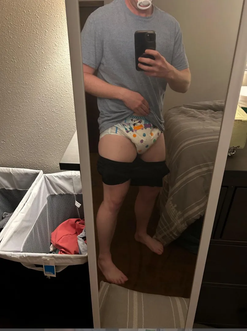 (30m) wfh in my diaper, and my work totally thinks I’m a big strong tough boy posted by soakedandcrinkly