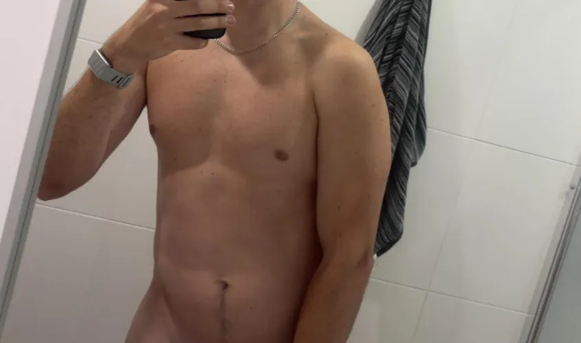 30M4M/MF Footy lad looking for similar fit masc only. Host in Cooly. by Bulky_Poet5814