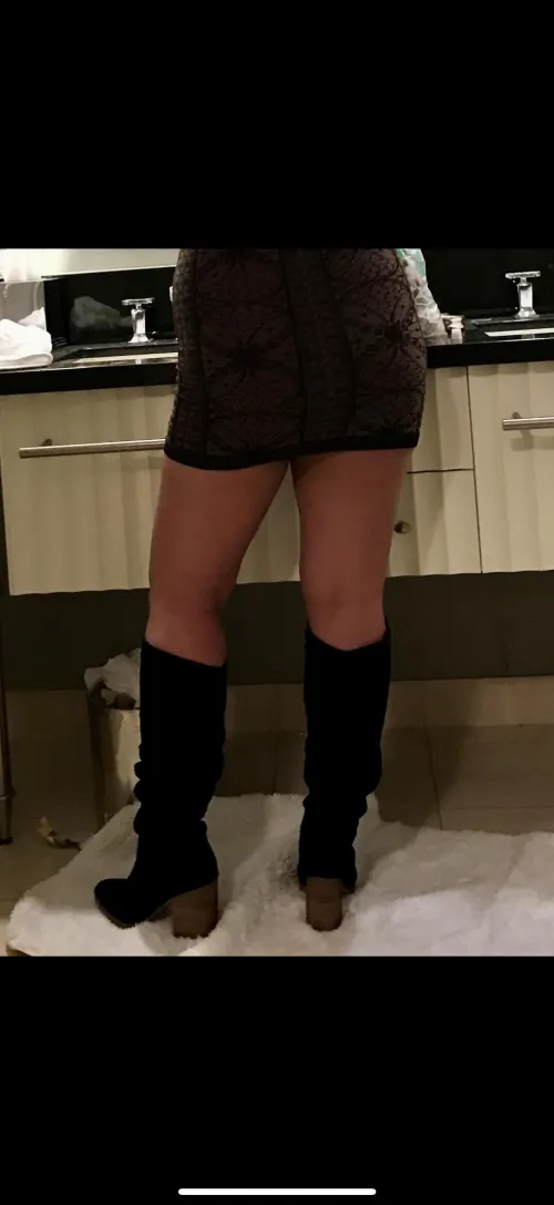 30’s [MF4M] Honolulu- looking for hung male. by Top-Extent-6868