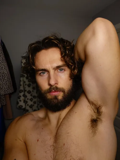 (31) Monday post gym musk by Far_Interaction7209