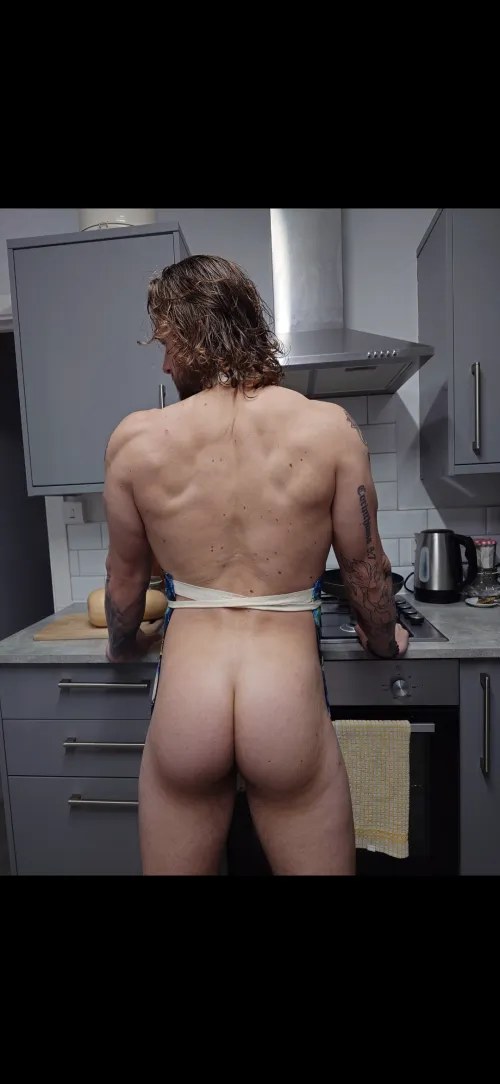 (31) Muscle bottom chef by Far_Interaction7209