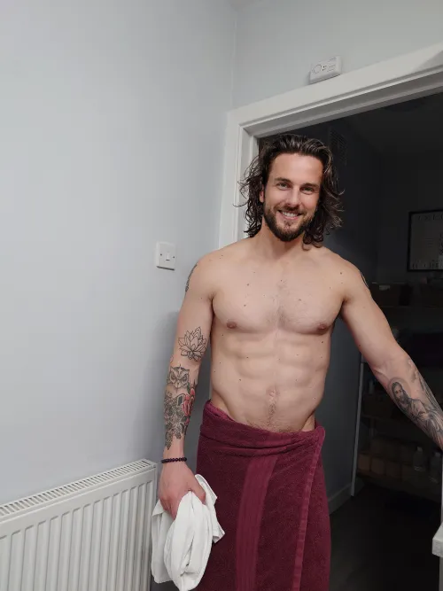 (31) Post shower vibes by Far_Interaction7209