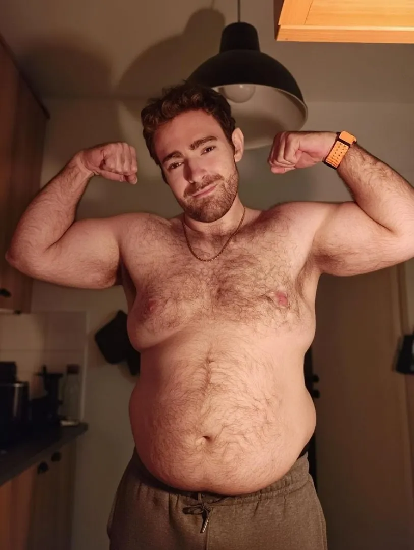 31 yo italian chubby daddy posted by mattew9898