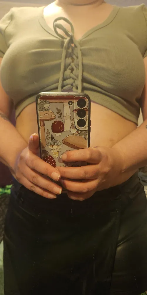 31F bored and looking to chat with someone long term by underthesea9393