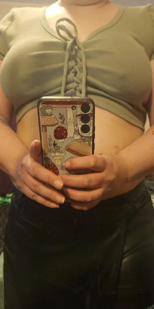 31F bored and looking to chat with someone long term posted by underthesea9393