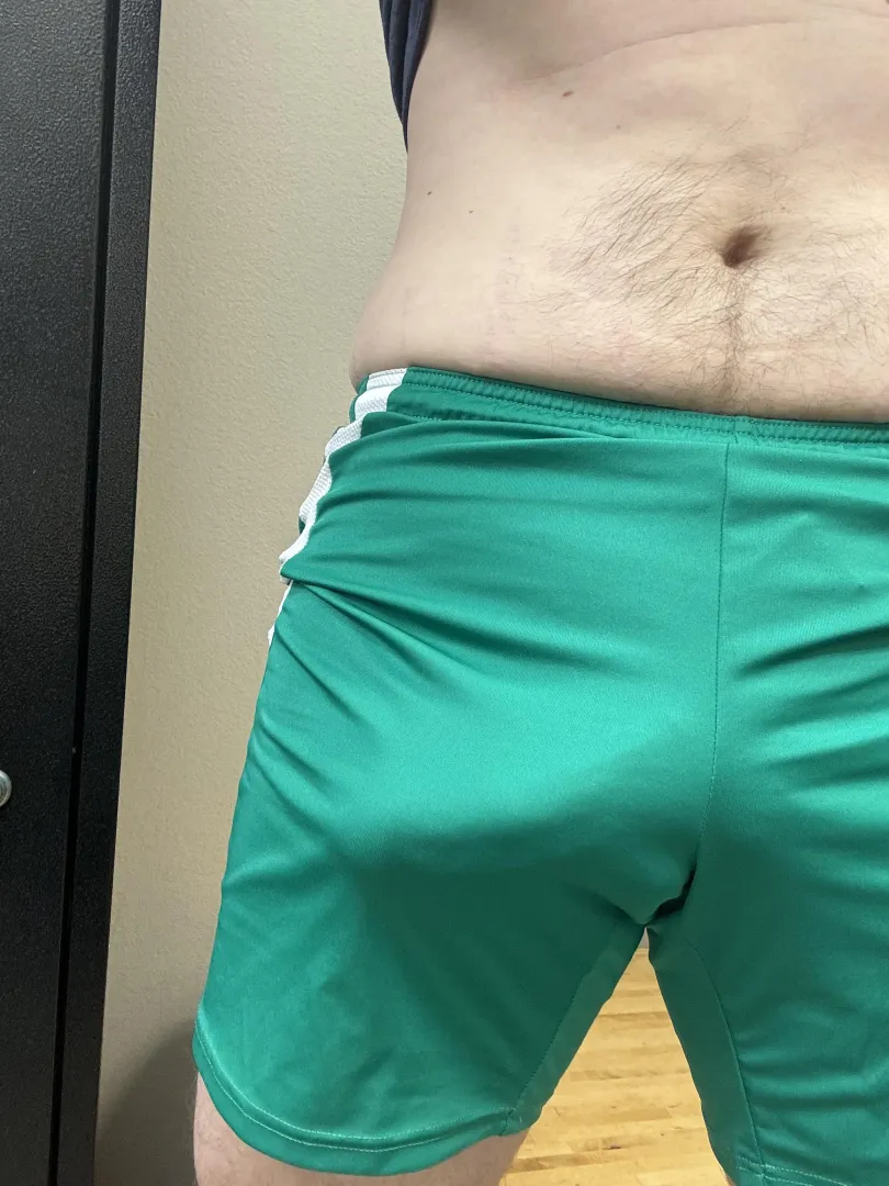 32 bi gym attire posted by pumpkinfuckboi