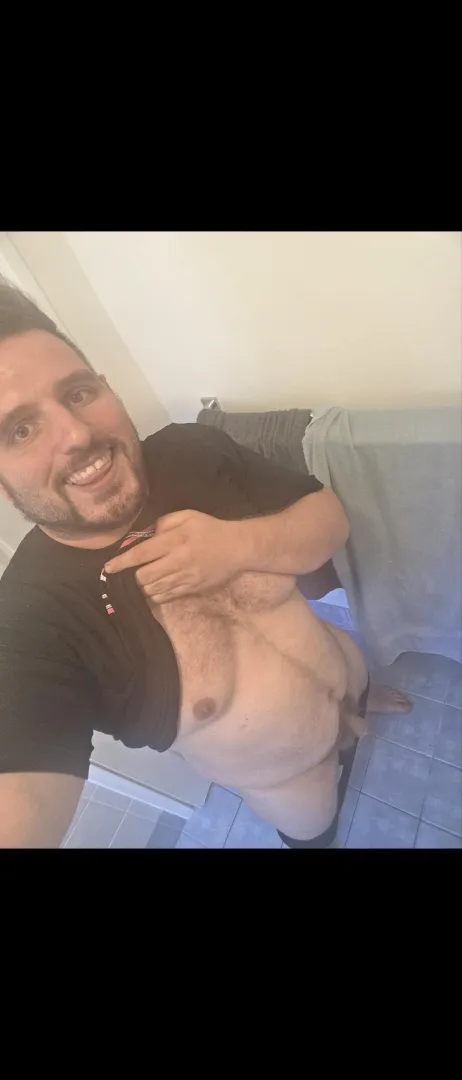 32 (M) 4 Female or Couples posted by SuitEquivalent5689