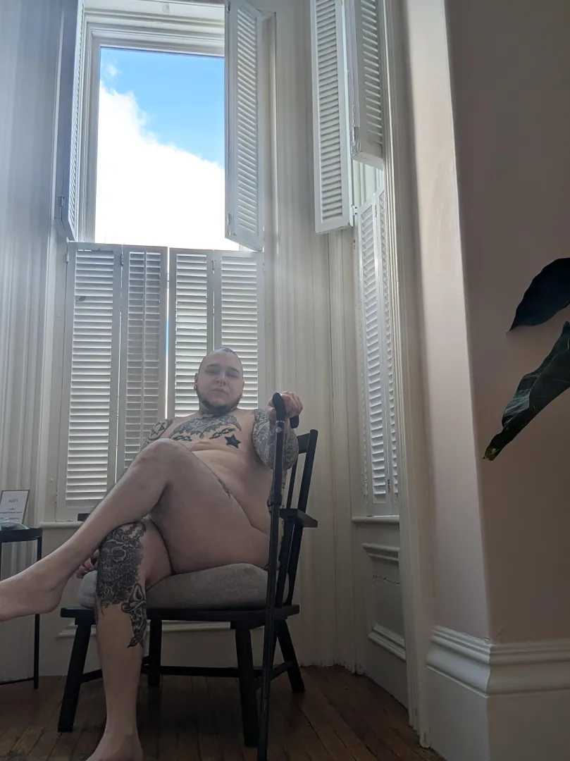 (32M Autistic with myelopathy L2/L3) finally did a shoot with my mobility aid and feeling sexier than ever ❤️ posted by TheRealHulkBrogan