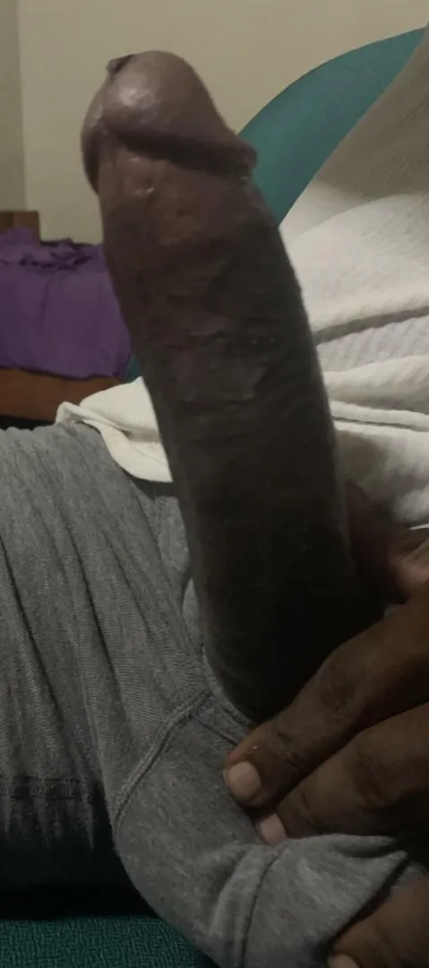 32m desiring genuine connection with a down to earth woman, traveling to Miami from the 4-17 from Jamaica posted by IndependentSimple466