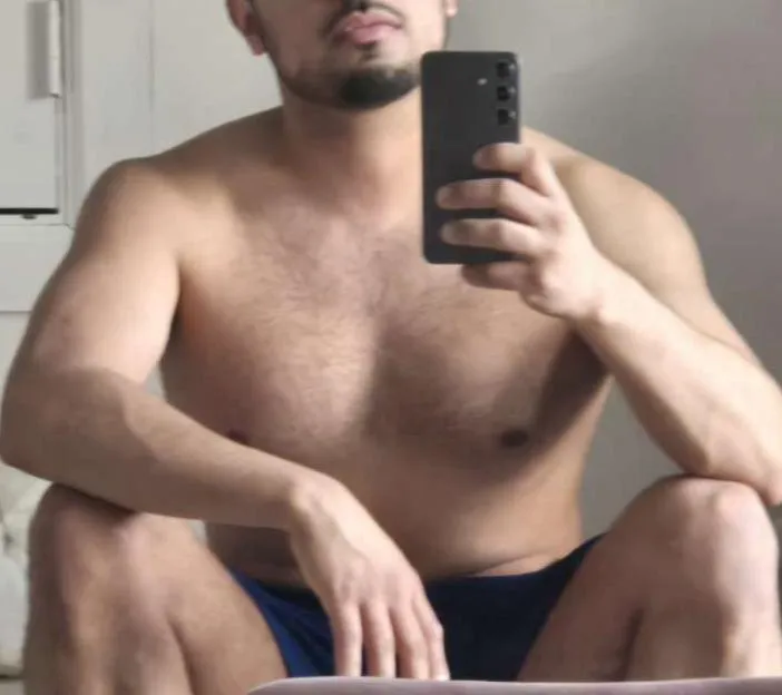 32M for Couple posted by ox-ee-moron