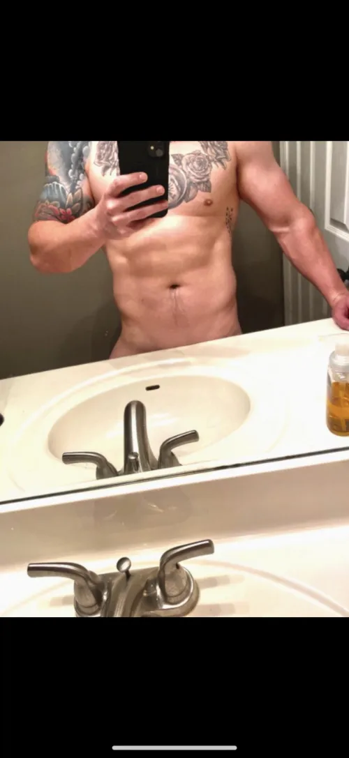 32M Hung bull looking for fun, couples, group, cuck, etc.. by Huckle_Berry_