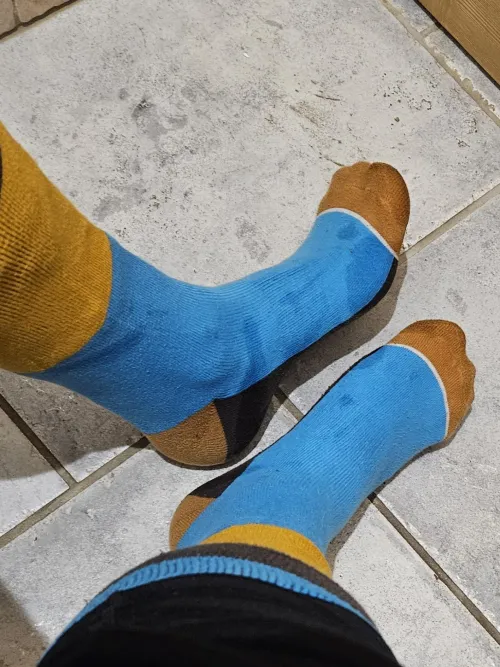 32M.Love sweaty socks after a long ski day  by BelgianGayTwink