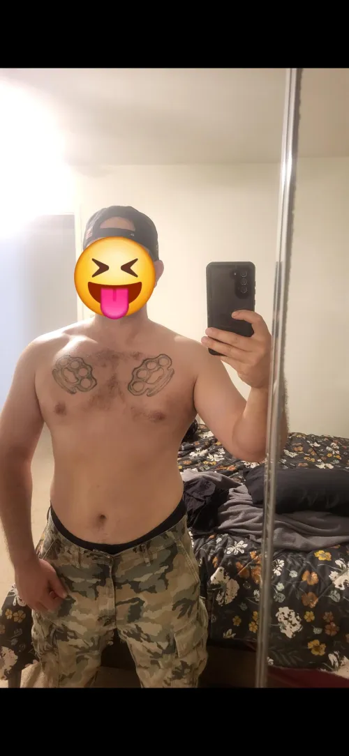 33 [M4F] - Any Oahu girls need a v-day lover? by C808SouthShore