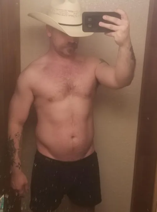 33 [M4MF] searching for couple to have a sensual and lively time with. by SenorPariah