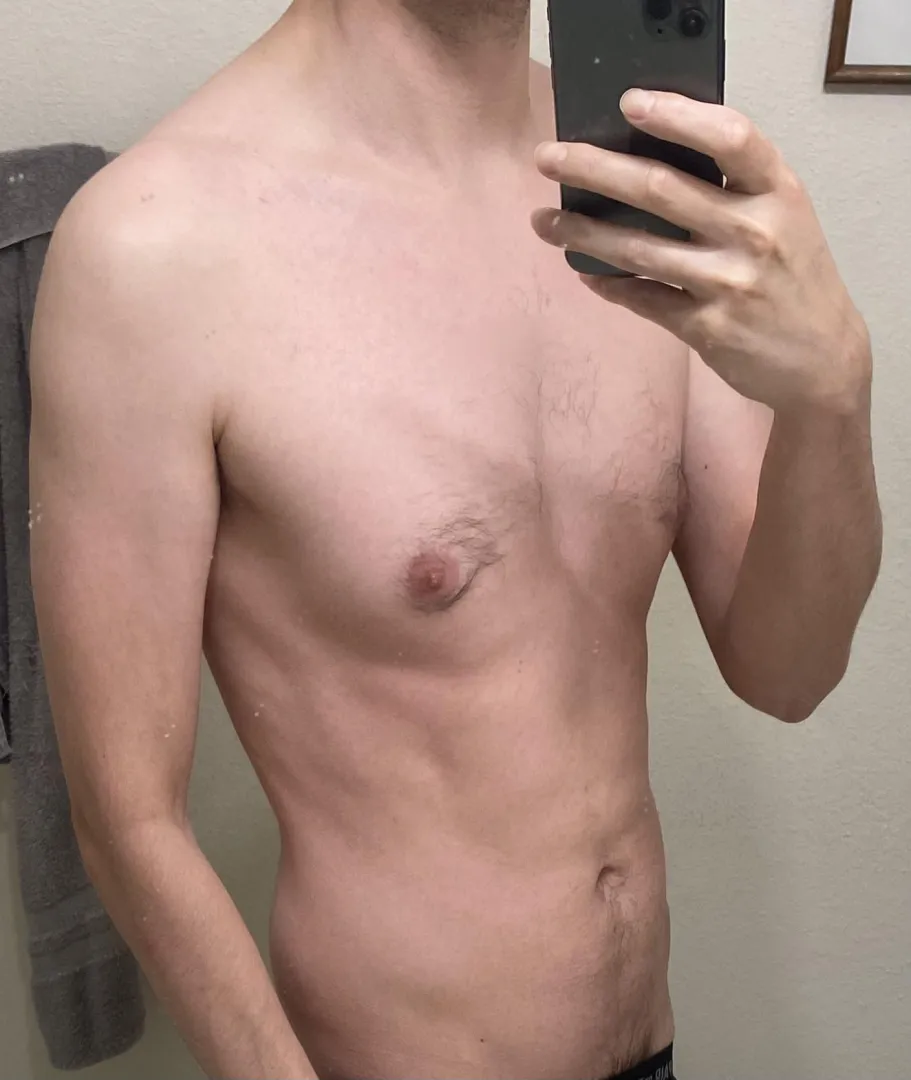 33[M4F] lf petite chill cuddler posted by CuteVeins
