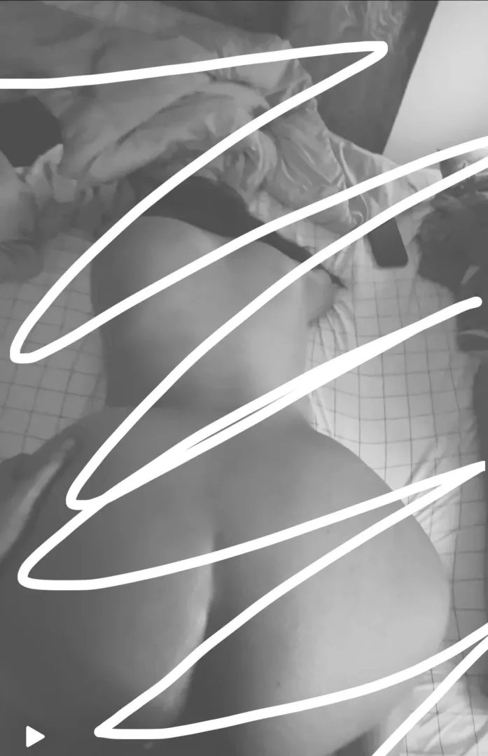 34, 32 [MF4M] Looking for hung bull! posted by Weird-Power6894