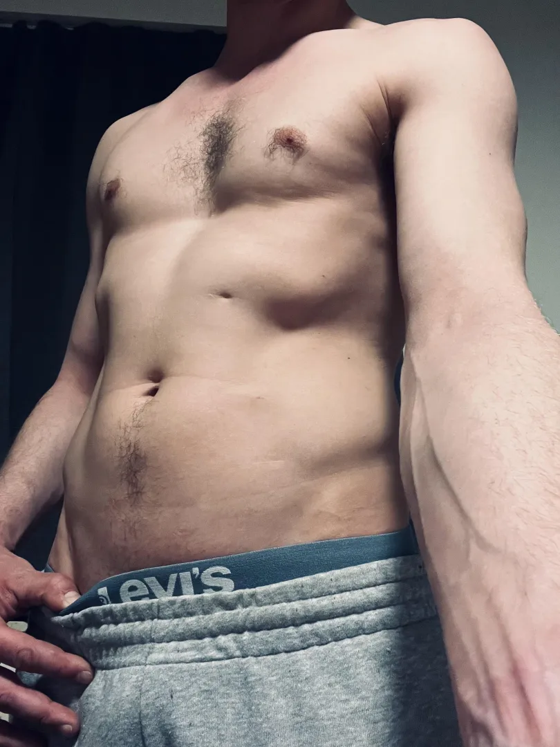 34 [m4fm] ervaren en respectvolle man op zoek naar leuke koppels regio West of Oost-Vlaanderen. Stuur gerust voor meer info ;) posted by Amazing-Sport-1791