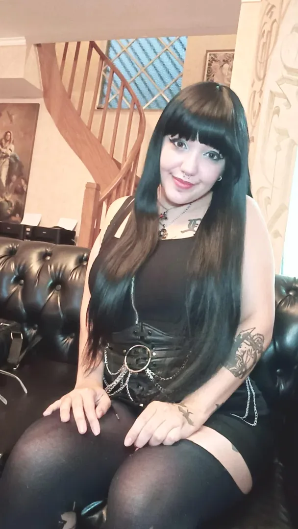 34DD posted by DowntownSeductress