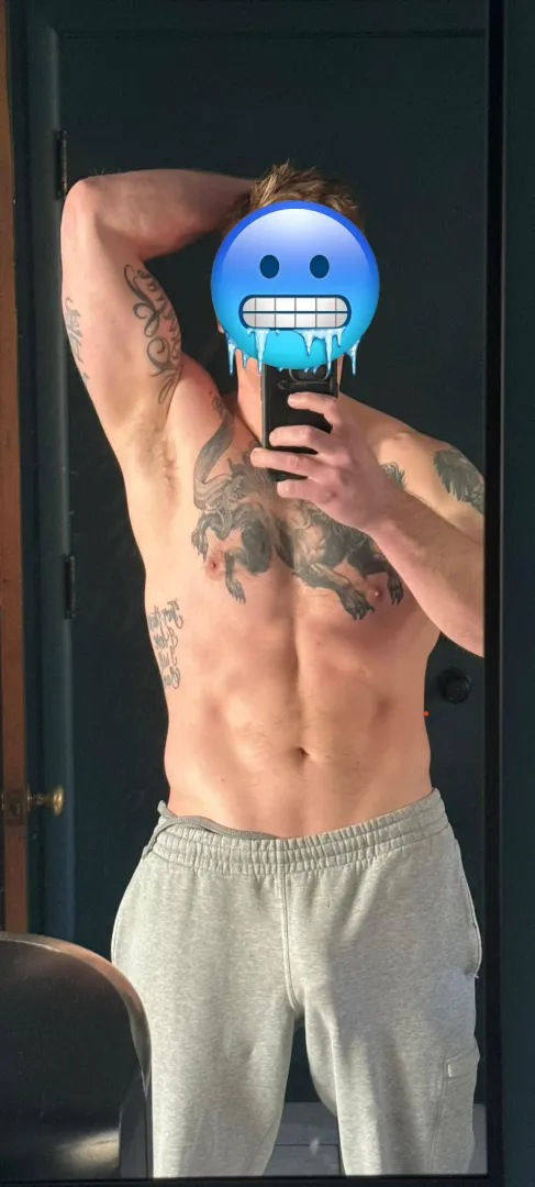 34M I’m just trying to stay warm posted by PMmeYoButthole