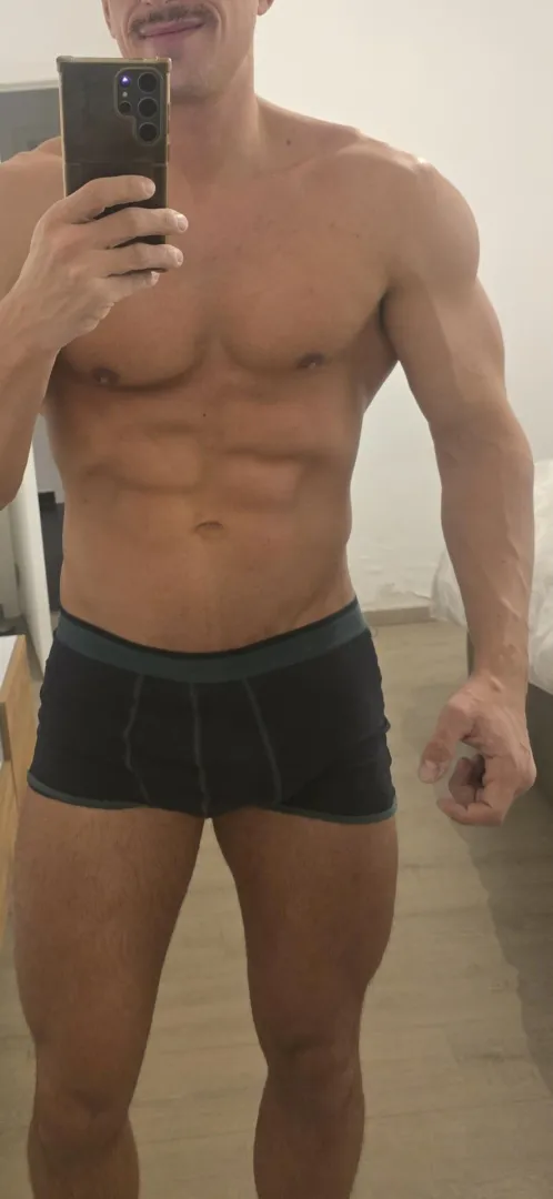 34M4T op zoek naar trans/femboy gf! posted by Tall_Pattern3554