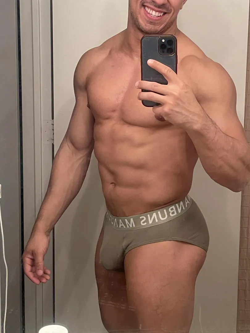 (35) Hey :) happy Sunday! posted by MaxedAlex