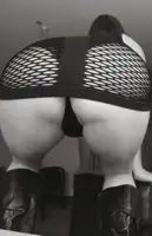 35F4M Looking for a hookup tonight!!! (Cedar Rapids) Can host or travel within 2hrs. by Worldly-Prize1475