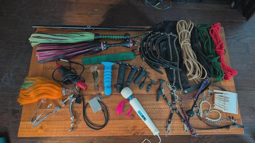 35M4F - Philly/NoLibs Dom looking for a play date - I'll bring the toys : ) by Hot-Professor-8355