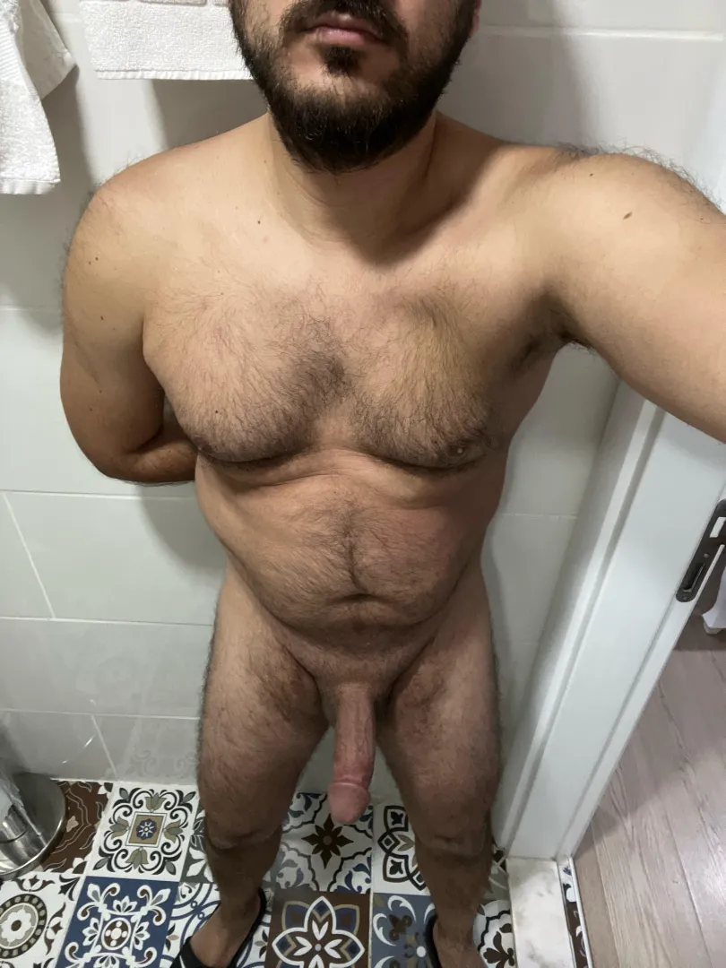 36 Turkish dadbod for younger pussies posted by UnusualToe34