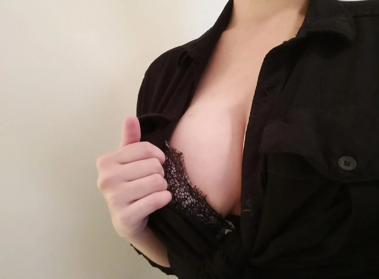 36DD posted by back2schoolmilf