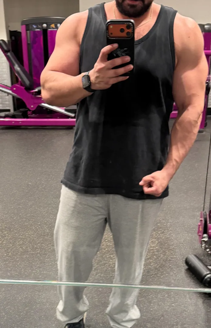 [36][M4MF/F] [Butler] looking to join a couple that’s looking for MFM or just any neglected wife or BBW (bigger the better) posted by italian-muscle-bull