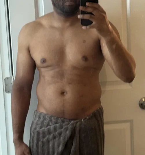 37 city: Nashville, Tennessee: submissive black guy looking to service married guys that need some attention by atlguy722