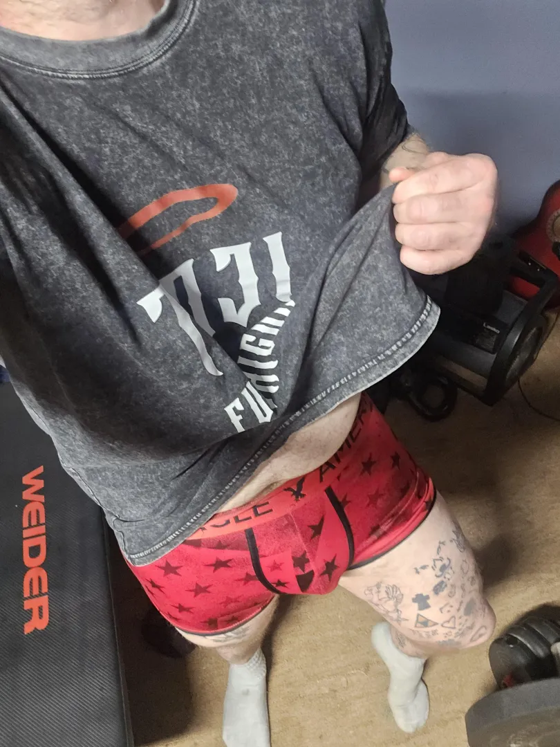 (37) home workouts are awesome posted by Glittering-Unit2479