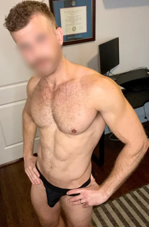 37 year old submissive muscle bottom, looking for smaller younger dude to dominate me and tear my ass up. by GageFlexes