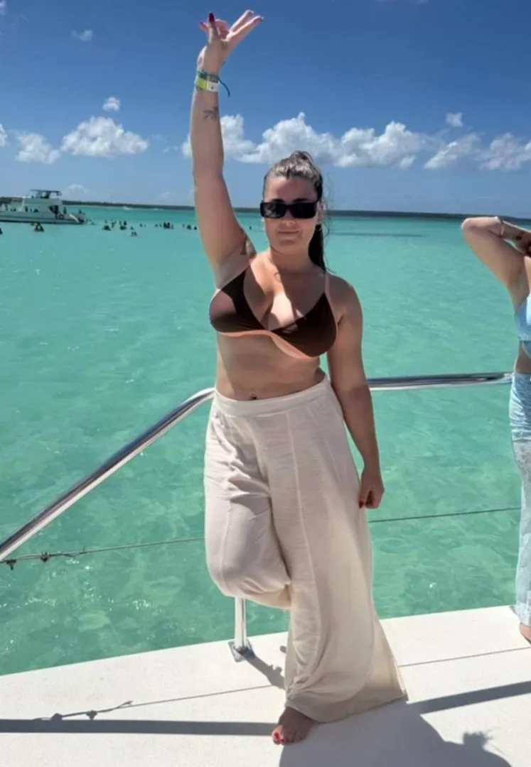 [37][F4M][NYC] - Worth the risk to date your married neighbor? posted by Dazzlingbabe3