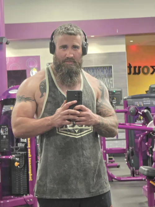 38 m4f I can host by smokepellet23