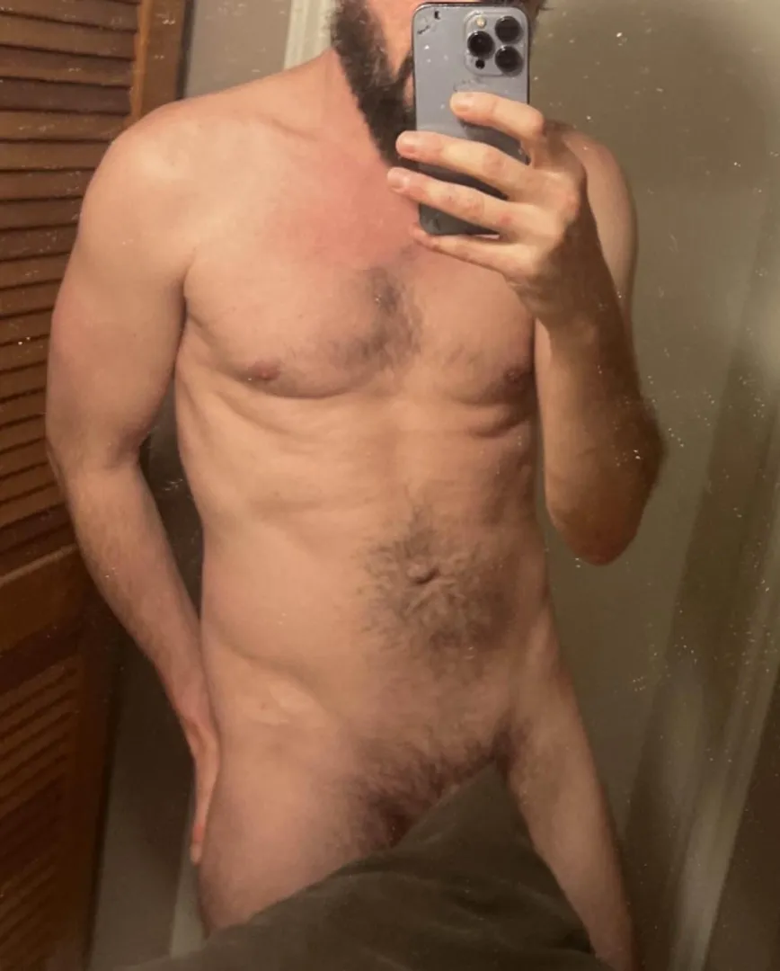 38 [M4FM] 6’4 Charlotte - Tall fit guy here, beard blue eyes. Honestly I’m not looking for anything but a hardcore makeout session. At a bar, at my house up against my pool table.. posted by Ordinary-Iron-9226