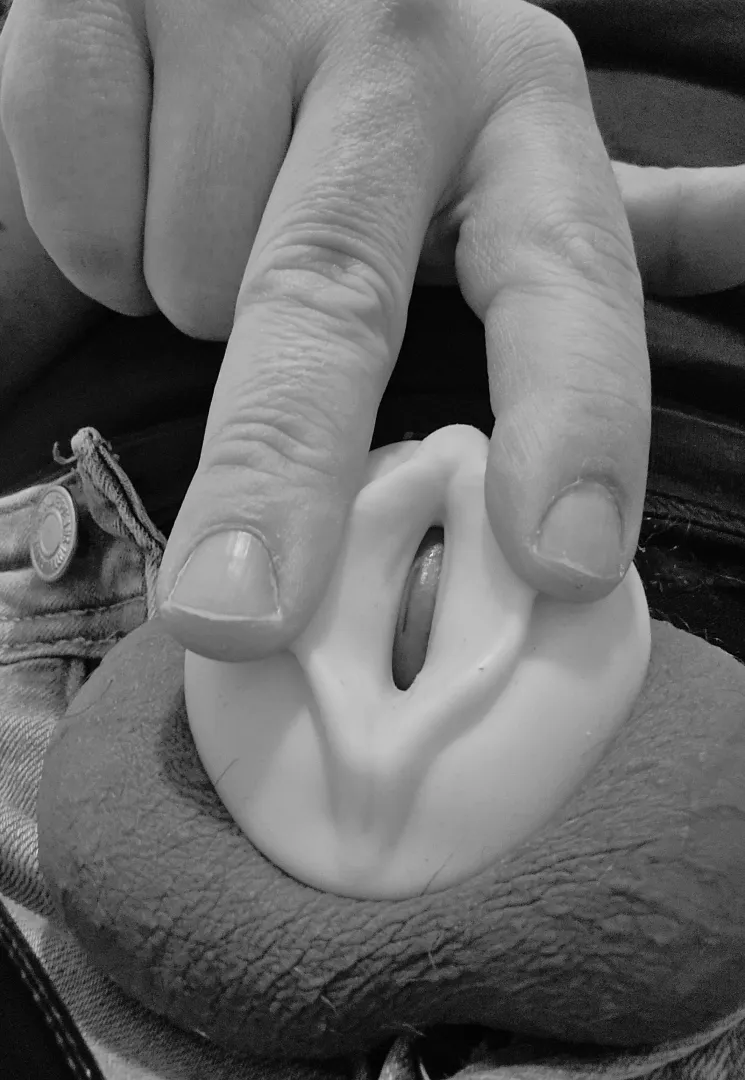 [38] schenkst du mir meinen ersten Squirt Daddy? posted by DeepDiveNRW