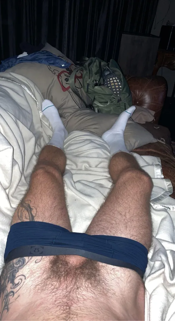 38 white socks, hairy legs and busy, what do you think bro posted by Aggressive-Knee-3907