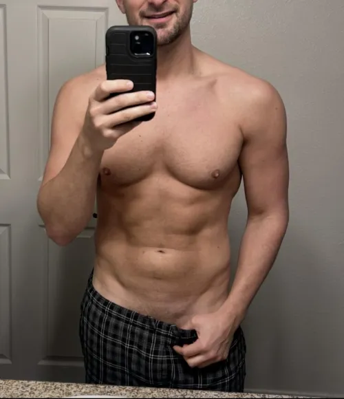 38M4MF/F Looking for a fun in-shape couple or single female. Let’s have some 2nd or post Super Bowl fun. I can host in N. Phoenix. by secondattempt88