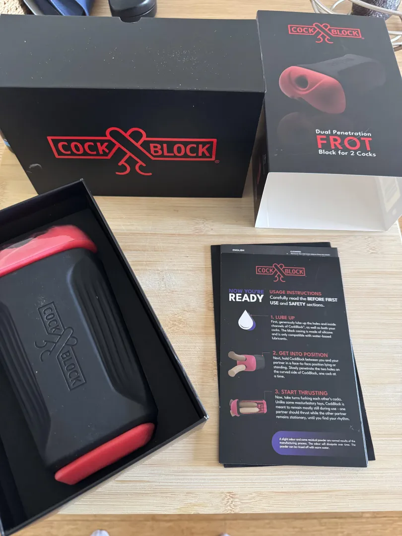 39[M] Bi, tall, UC looking for a JO/Frot bud posted by gener8iony_au