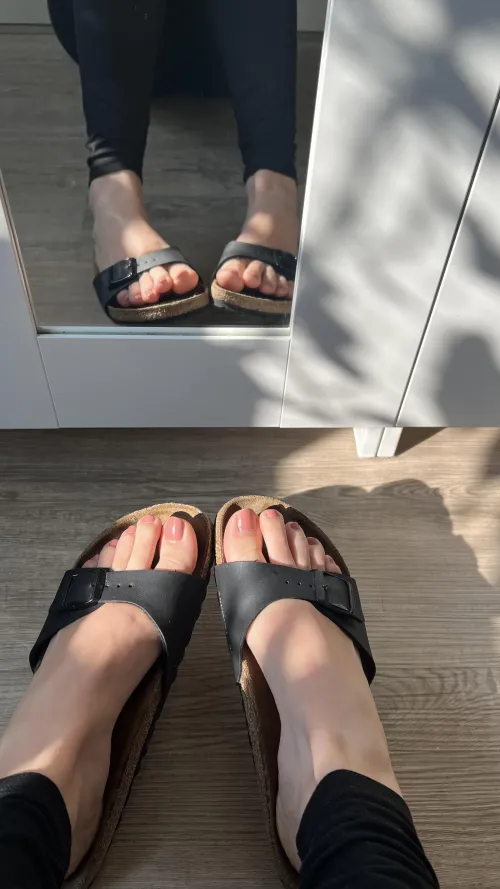 4 is better than 2 by Cazaya